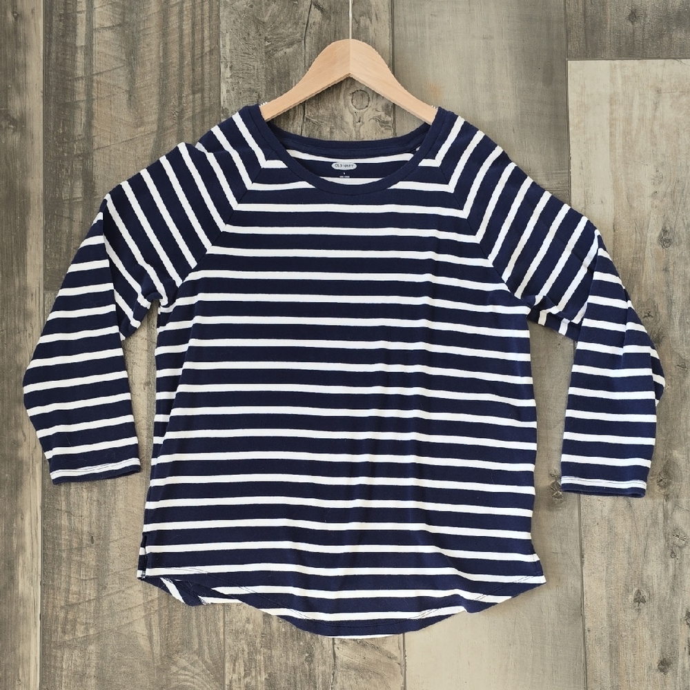 Old Navy Kids Long Sleeve Navy and White Tee